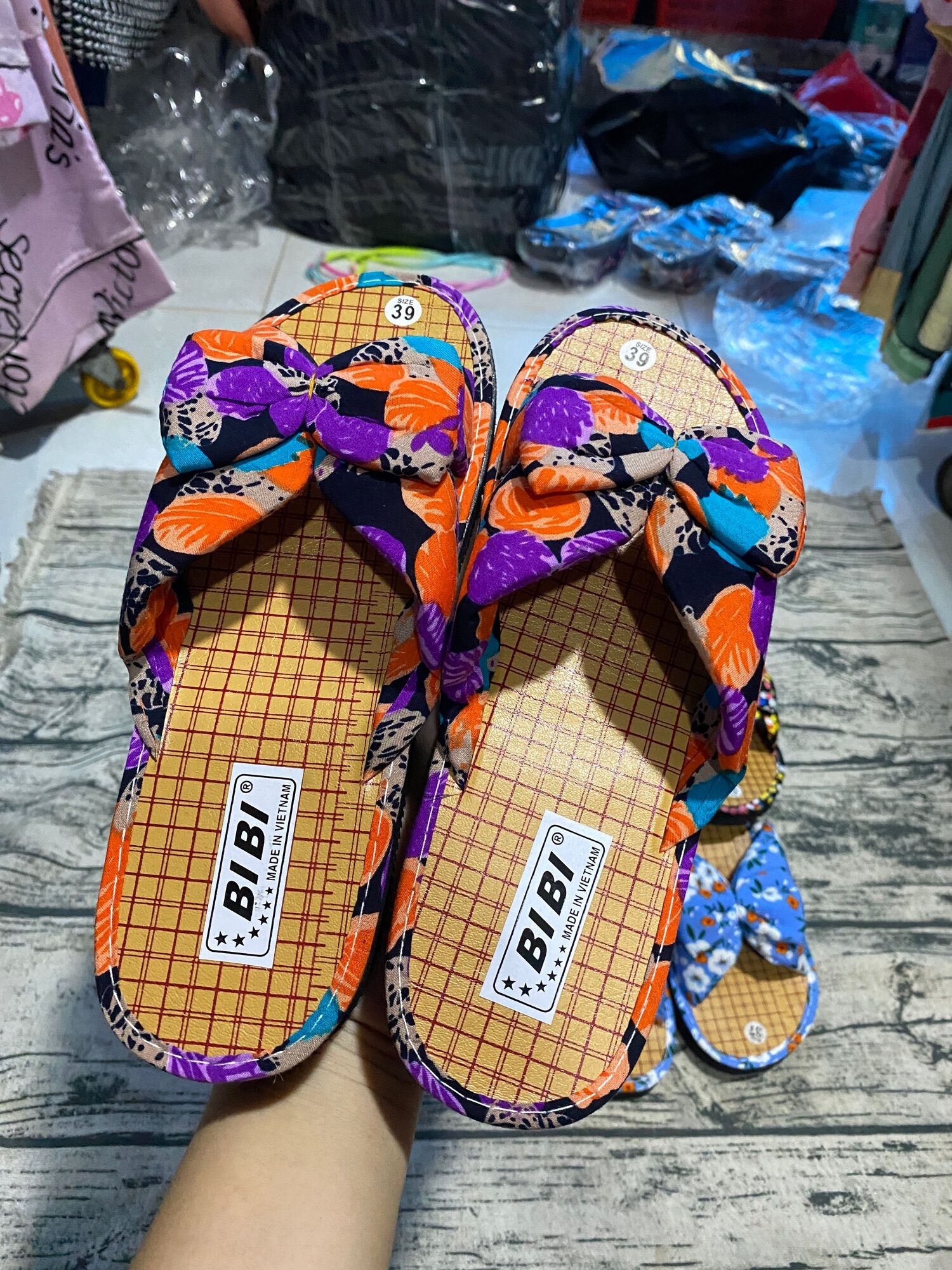 Dép nơ vải mang trong nhà