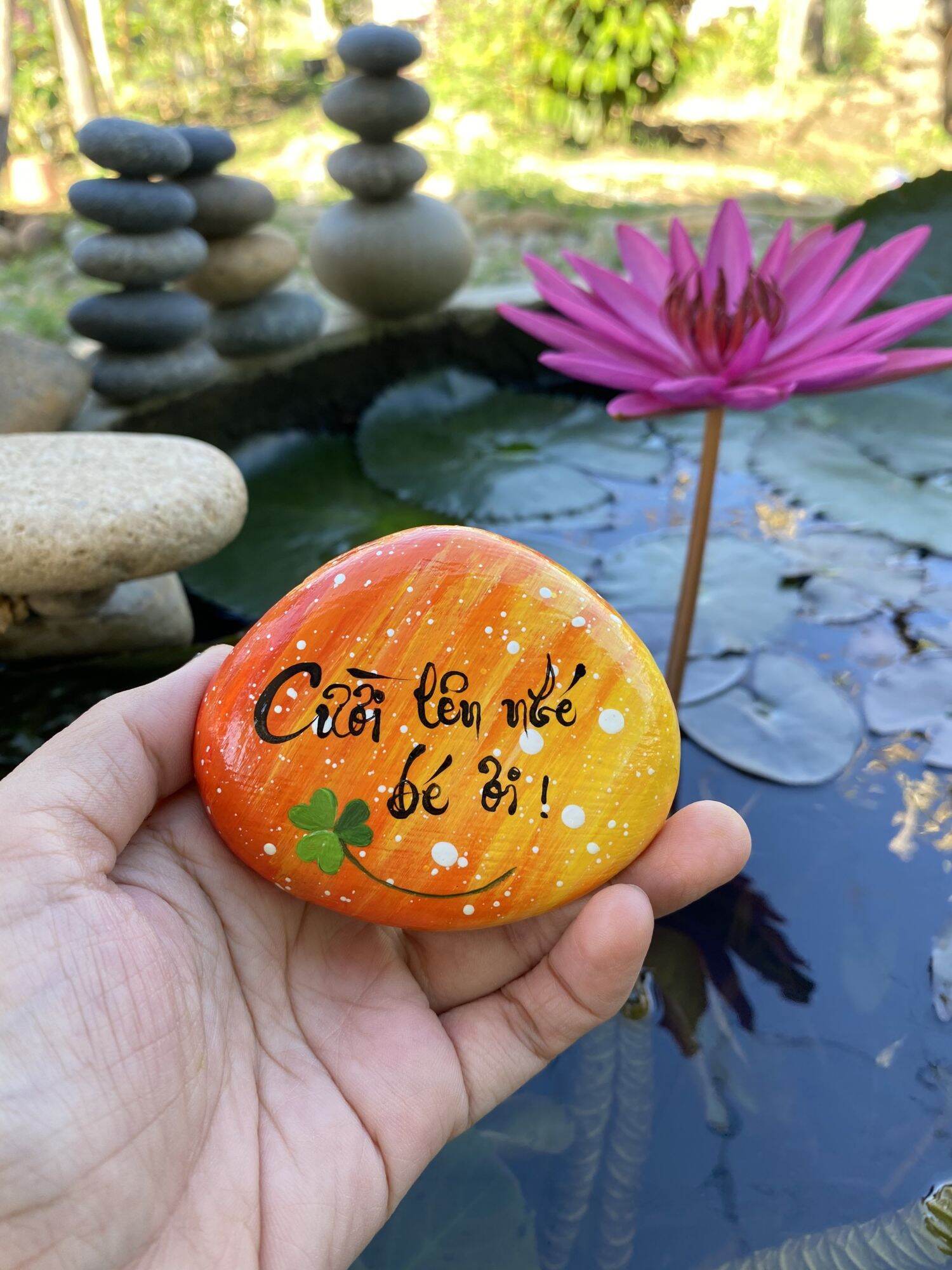 Hòn đá thần kì Cười lên nhé bé ơi