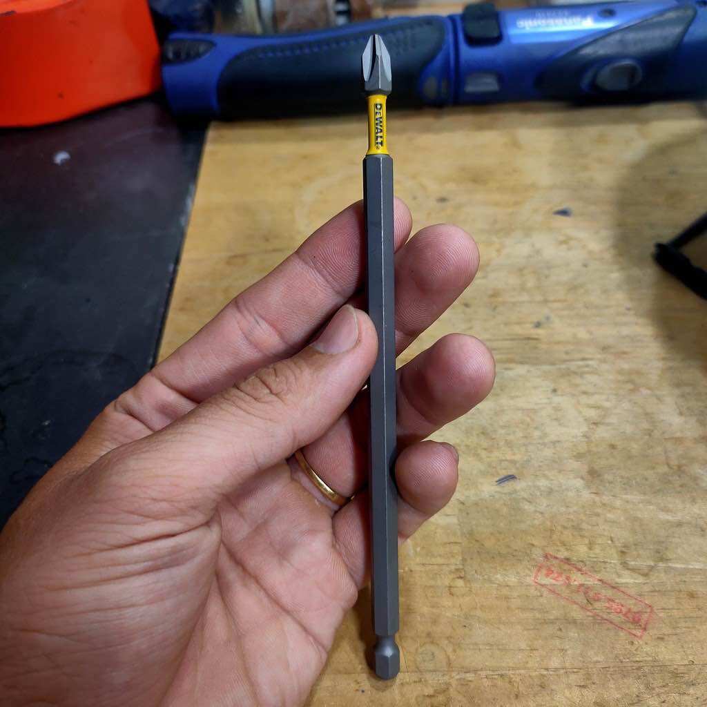 MŨI VÍT DEWALT PH2 15CM