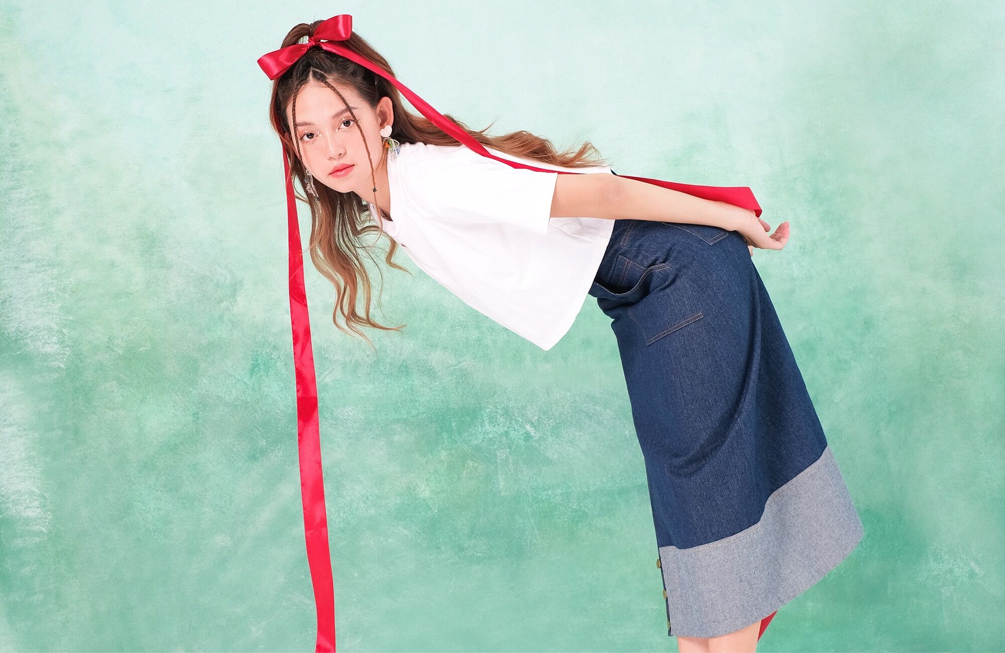 Double Moonshot - Chân váy jeans chữ A xẻ tà