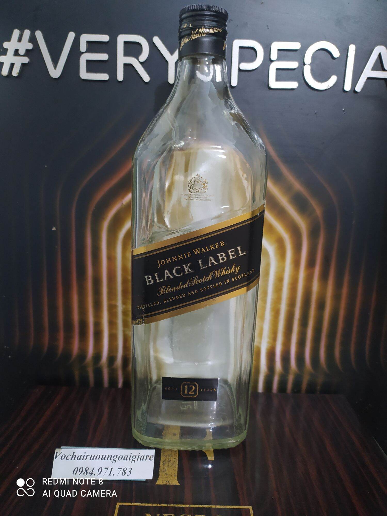 VỎ CHAI JOHN BLACK AND RED 1.75L
