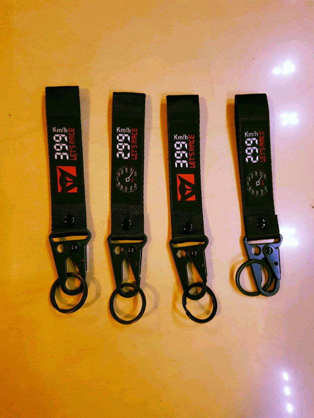 [HỖ TRỢ VẬN CHUYỂN]MÓC KHÓA XE LET'S RACE 299/399KM/H, móc khóa trang trí xe hang Thái Lan bao đẹp thẩm mỹ--