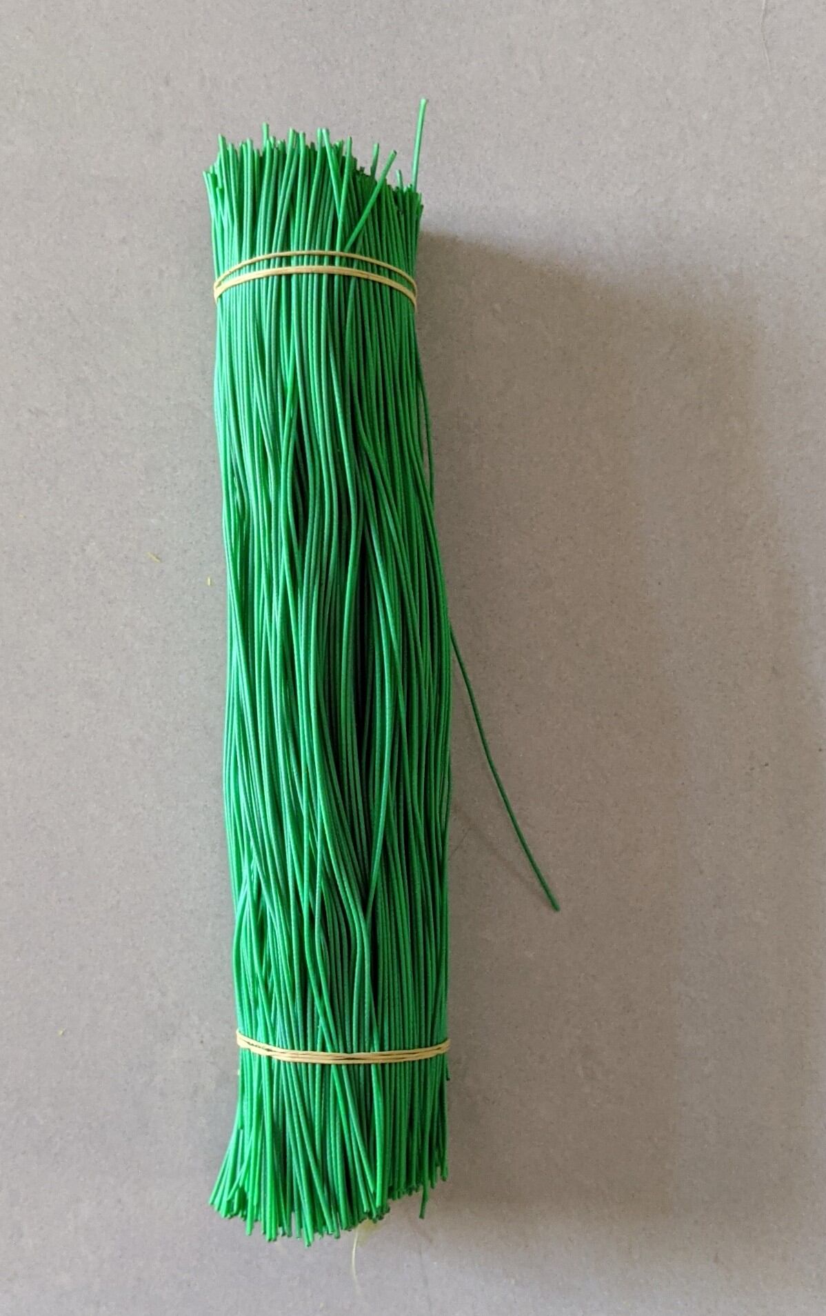 Dây kẽm gắn hoa mai,hoa đào (500gr)