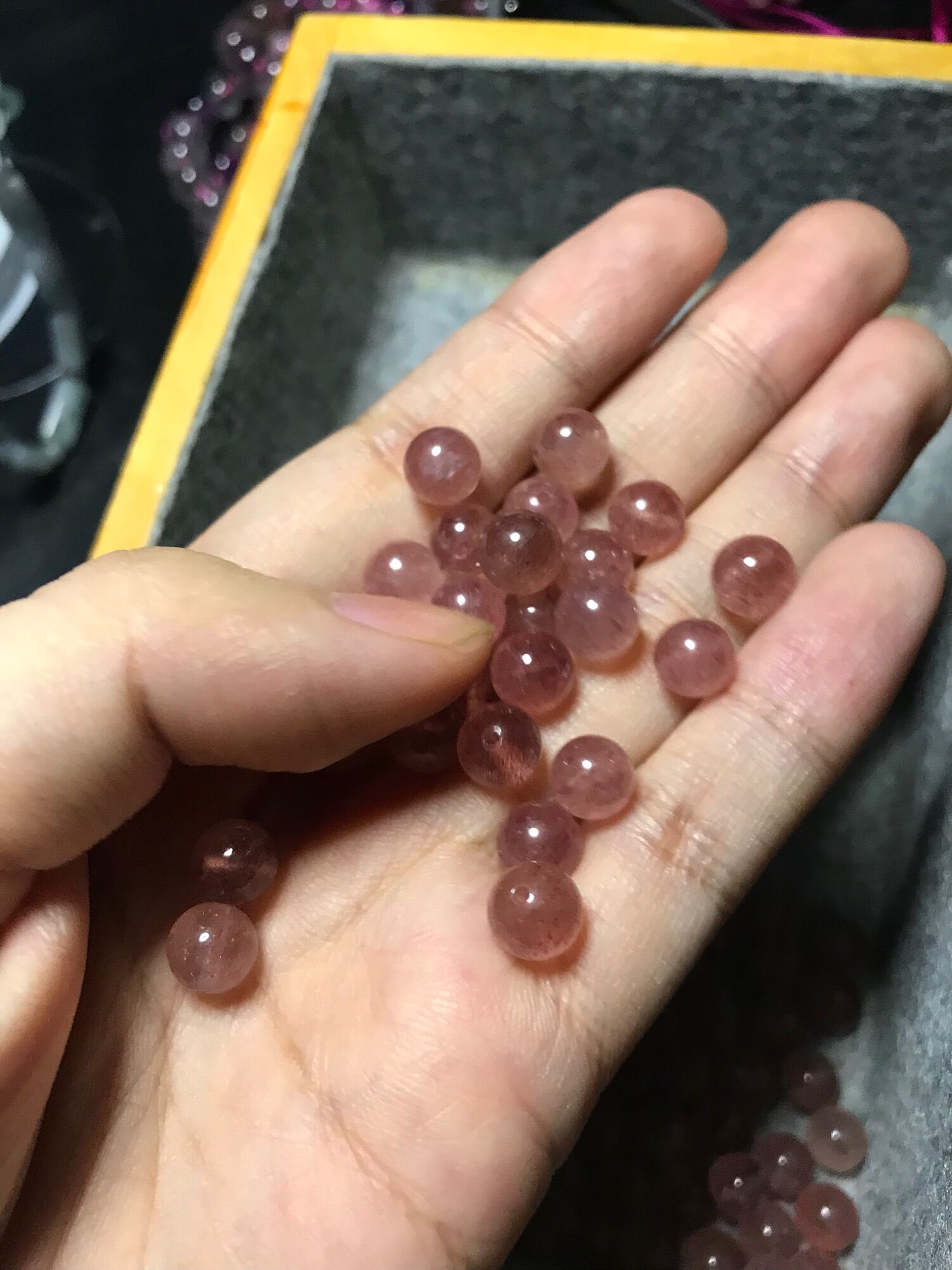 Hạt đá lẻ Strawberry Quartz ~7mm