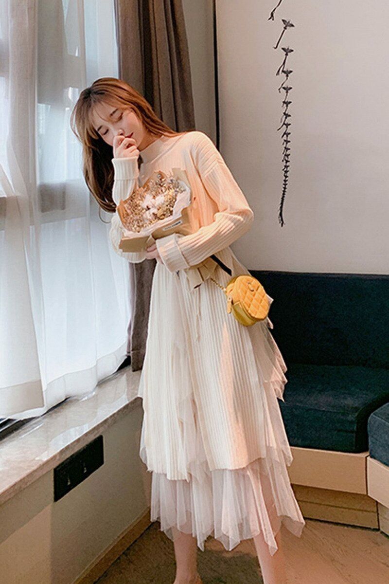 Váy len trắng