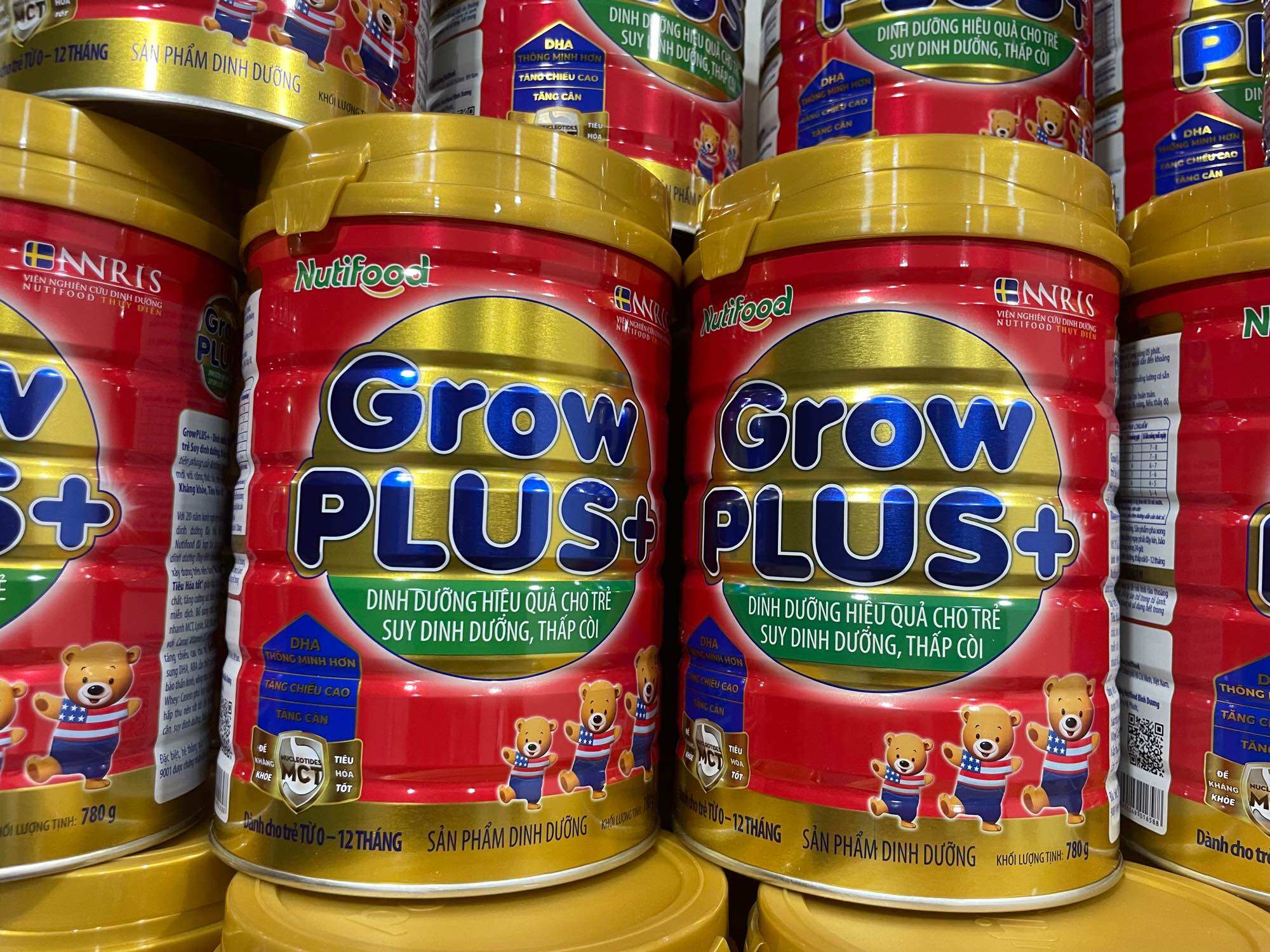 Sữa bột nuti growplus đỏ cho trẻ 0 đến 1 tuổi lon 780g