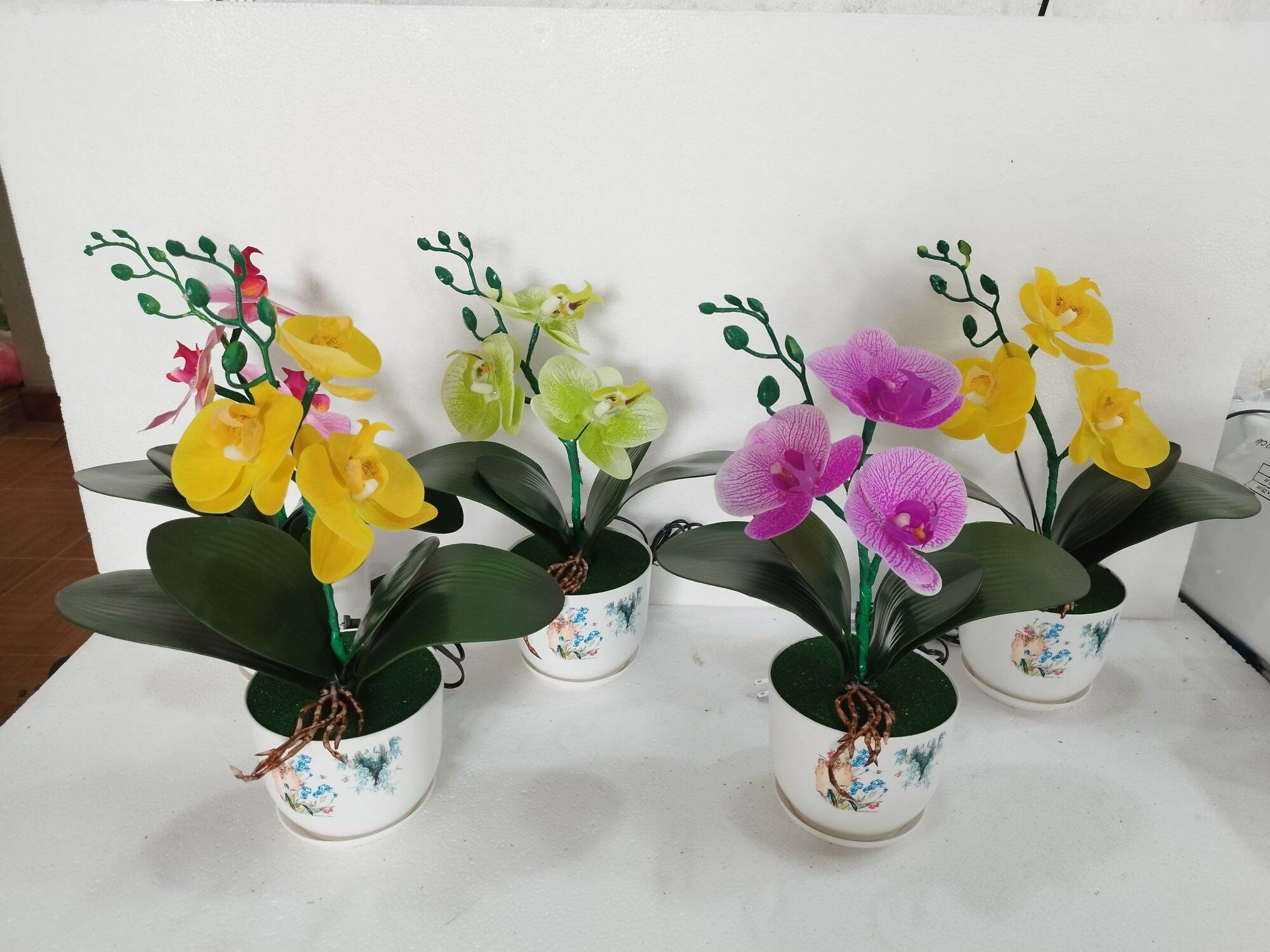 Chậu hoa lan gắn đèn cao 35 cm