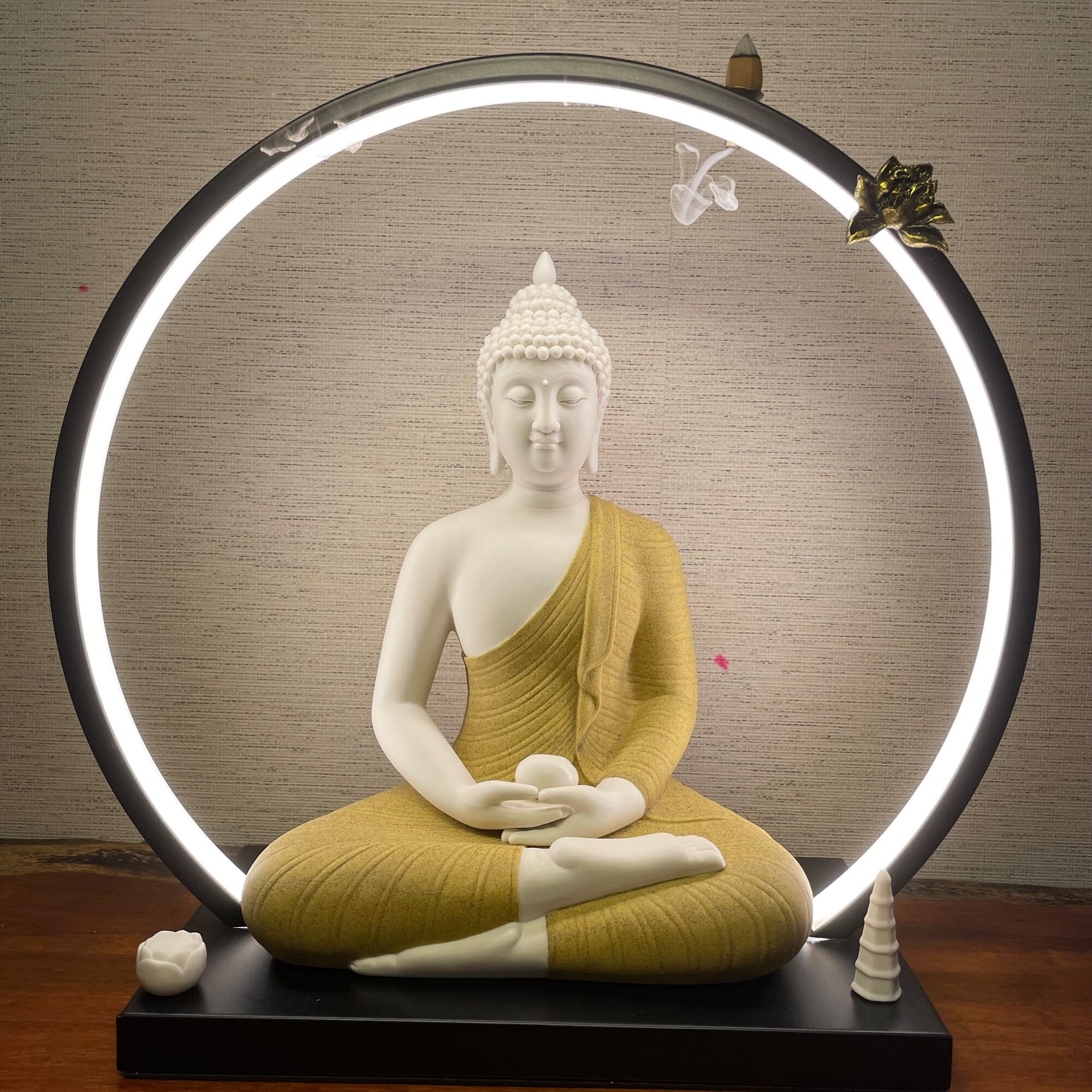 [HCM]Tượng Phật Thích Ca Gốm tử sa Và đèn LED