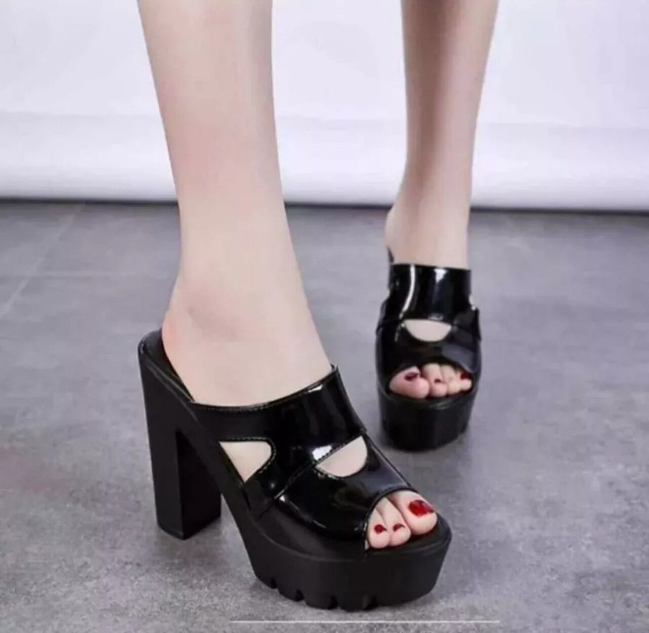 Dép cao gót khuyết eo 9p₫&&&