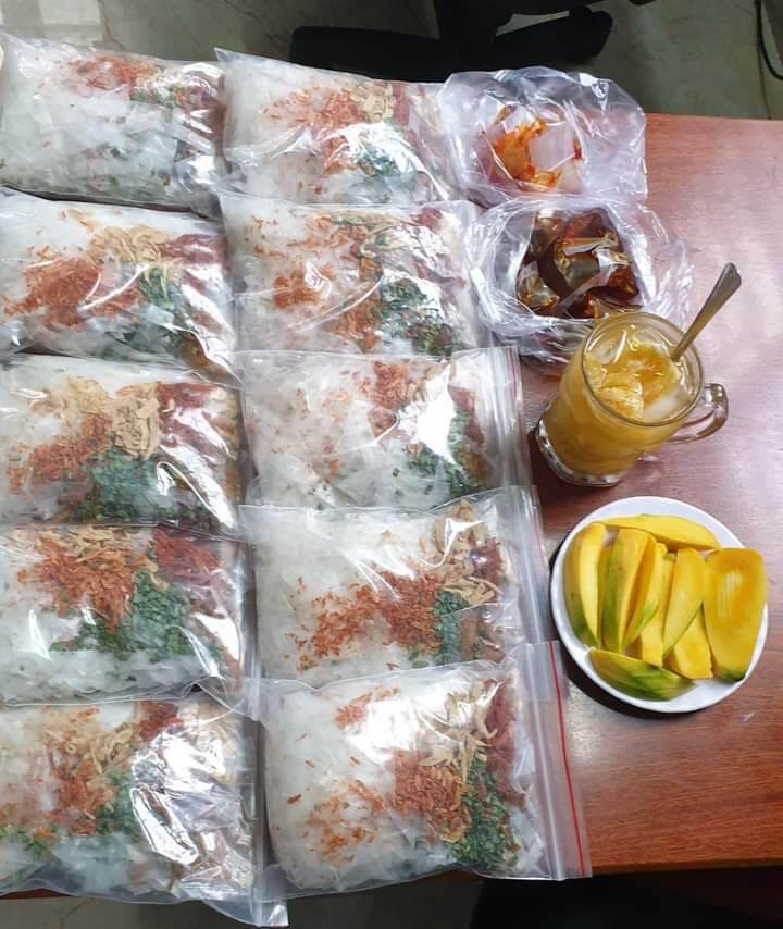 1 bịch bánh tráng về trộn