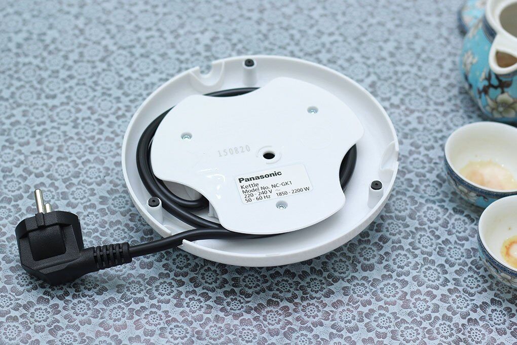 Bình đun siêu tốc Panasonic 1.7 lít NC-GK1WRA [HÀNG MỚI 100% BẢO HÀNH CHÍNH HÃNG 12 THÁNG]