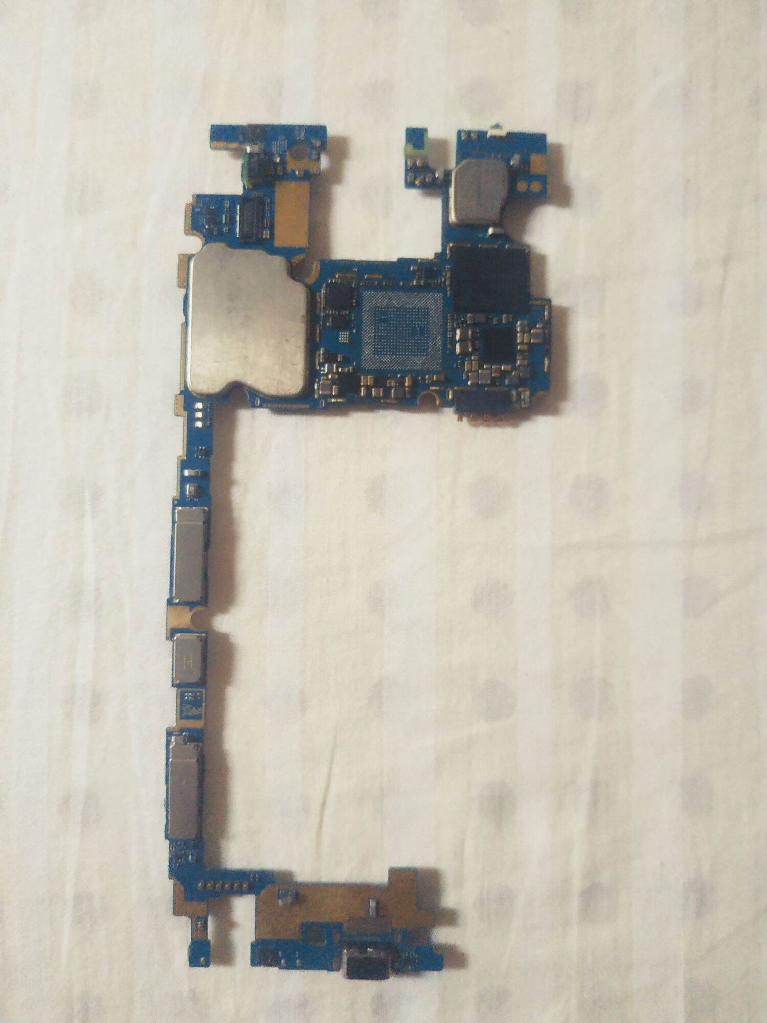 Main xác lg v20 đầy đủ ic .