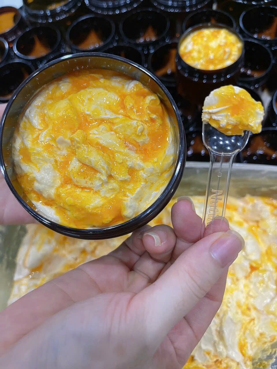 KEM BODY CỐT Ủ THÁI RỈ DẦU VÀNG 200G.[Trắng nhanh]