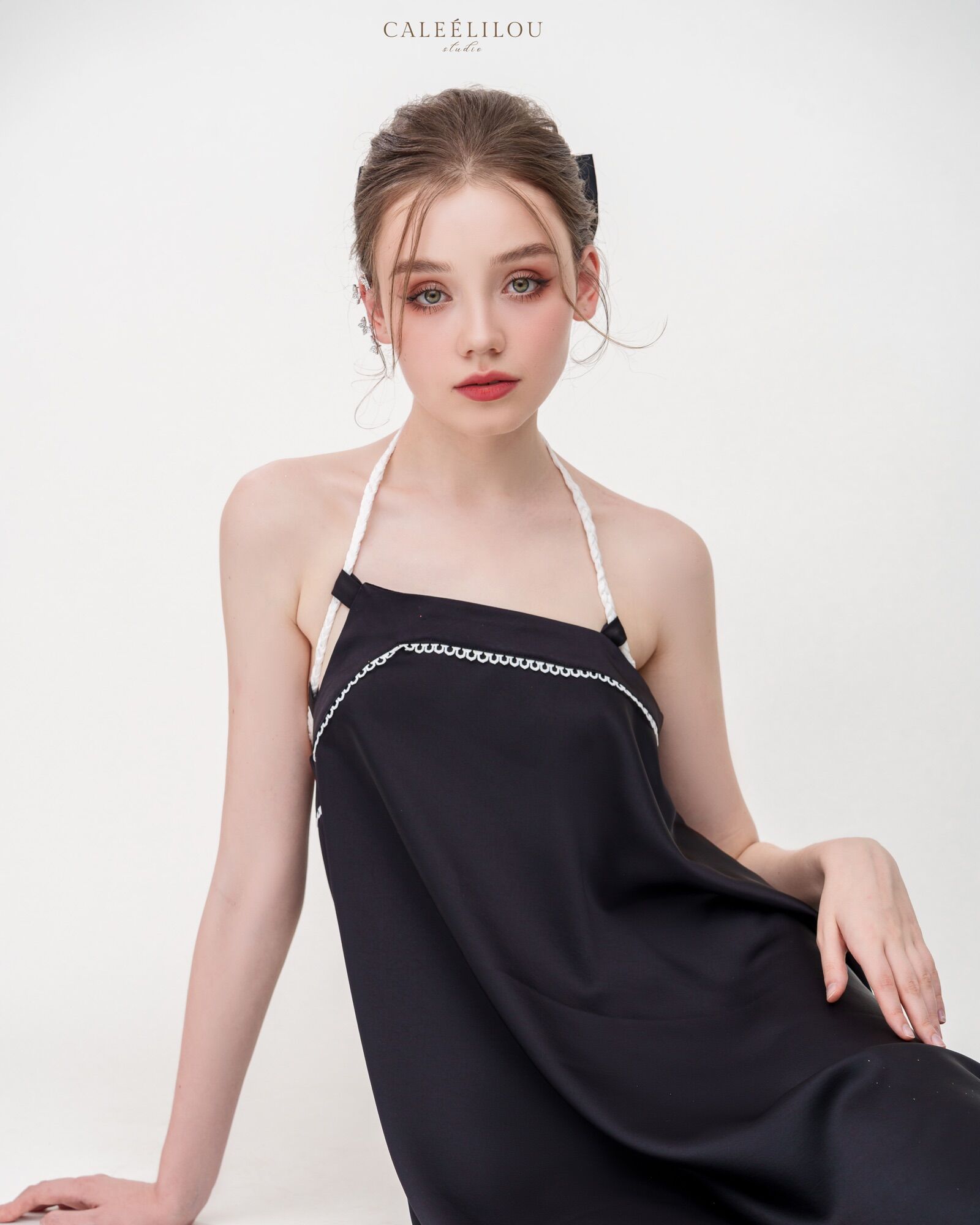 Caleelilou - Đầm suông lụa Manon viền ren