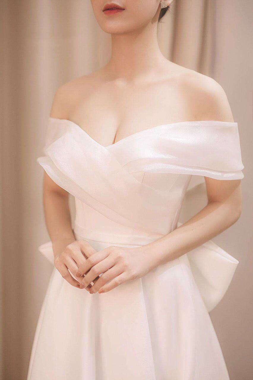 ĐẦM MAXI XOÈ BẸT VAI KẾT NƠ