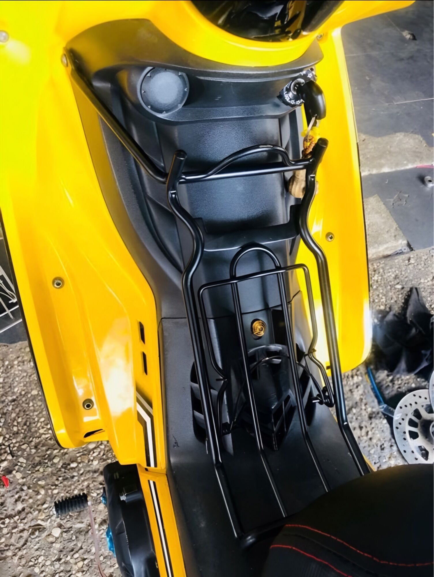 Baga giữa xe exciter 2010 màu đen (SALE)