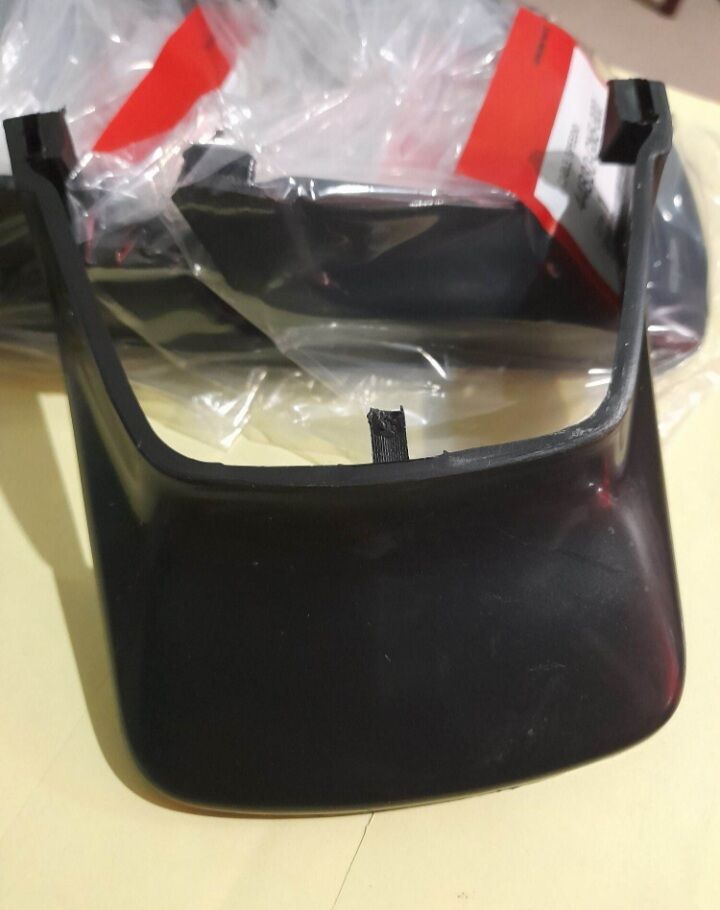 The Rear Fender of the Coupe 82 Is Thick.
