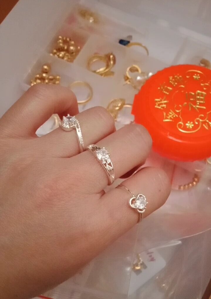 Nhẫn bạc đính đá