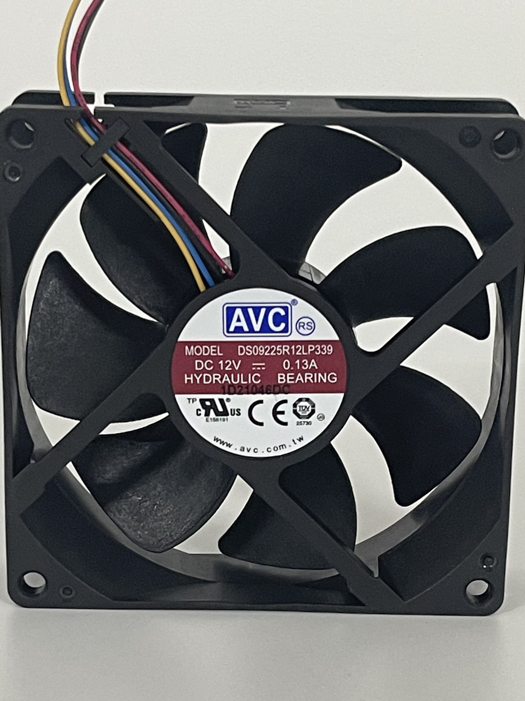 Hydraulic Silent 4 Pin PWM Temperature Control Fan 9cm Giá 99,000 Đồng*Miễn phí vận chuyển