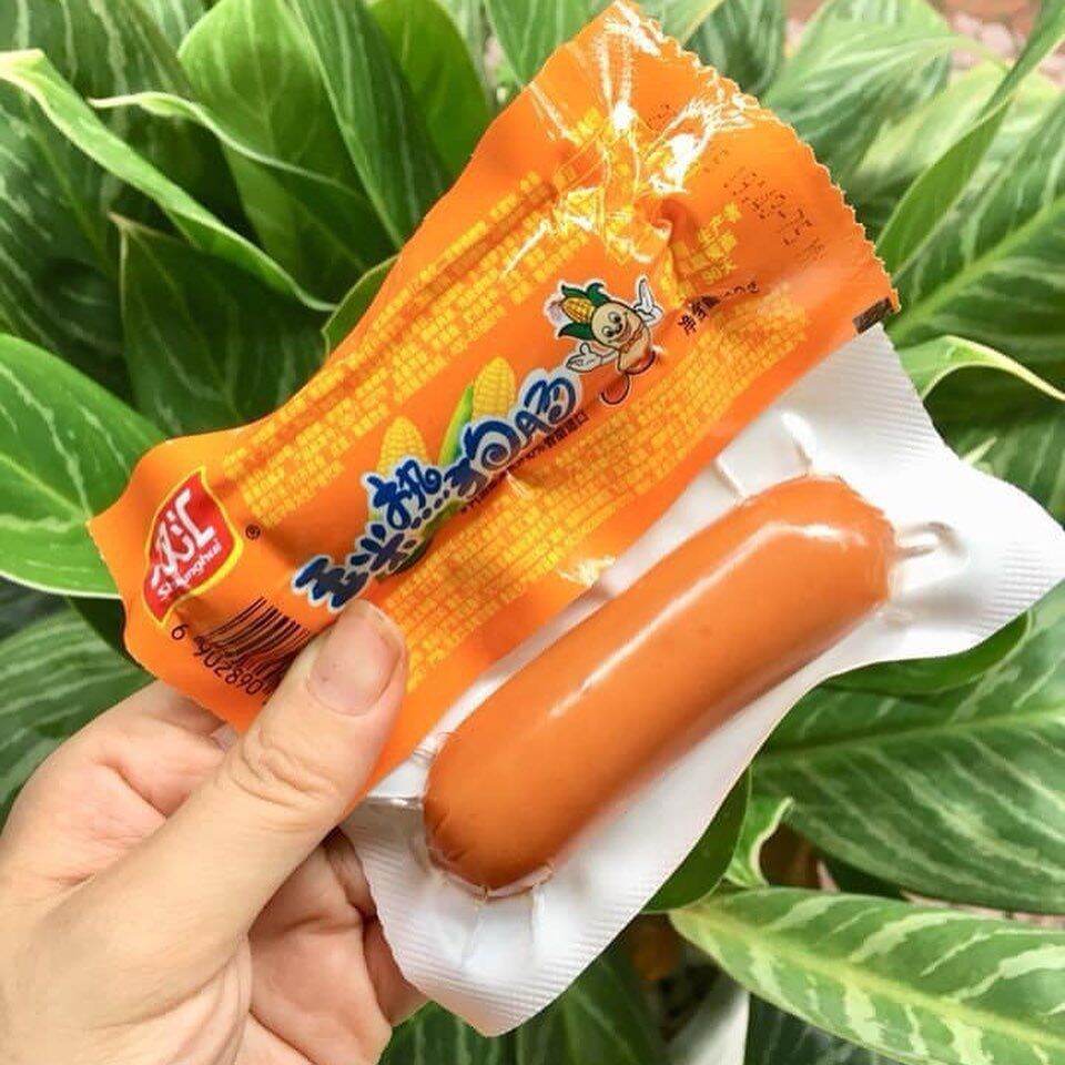 1 chiếc xúc xích ngô thơm ngon