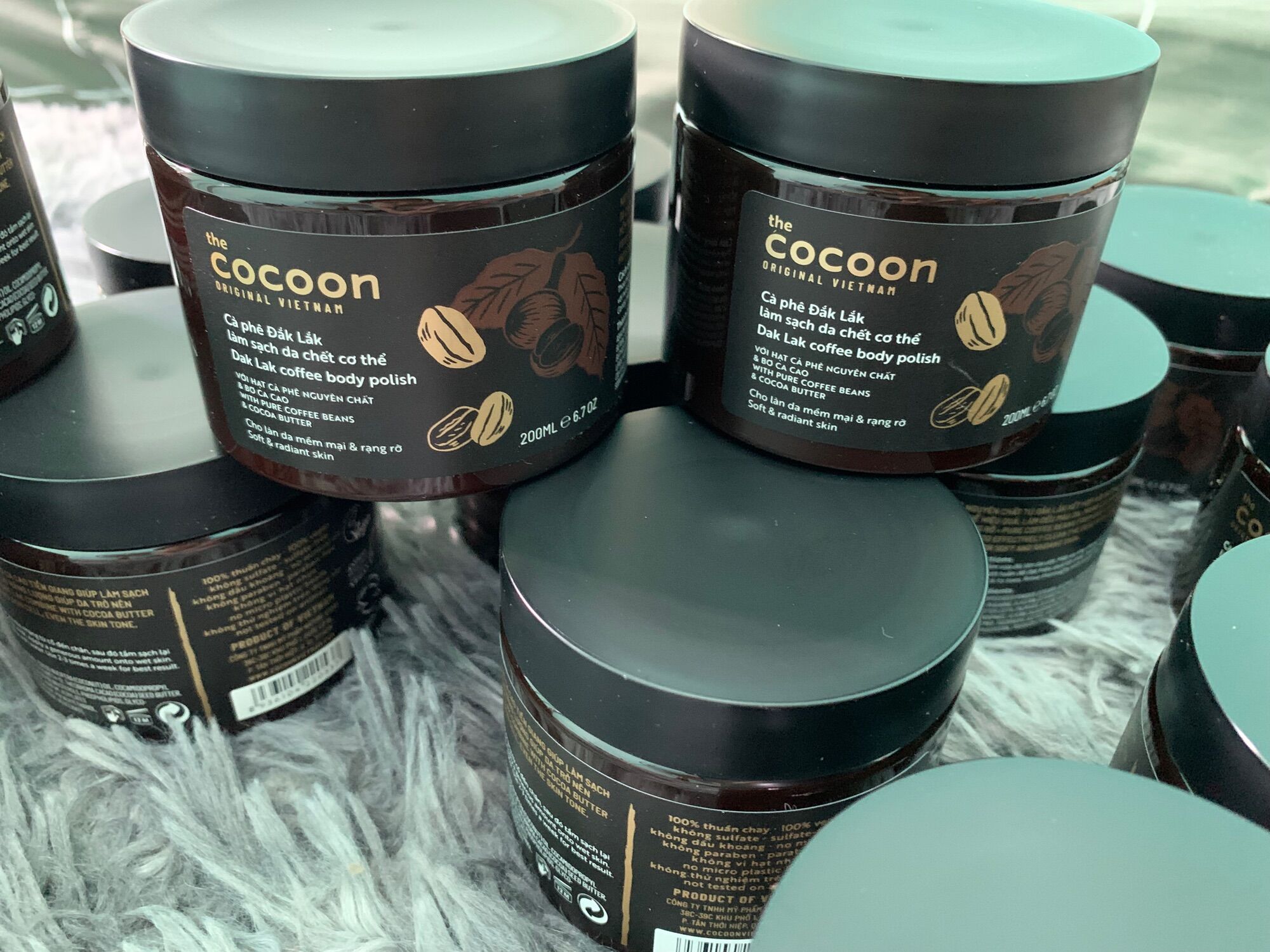 Tẩy da chết cocoon dak lak coffee body polish từ cà phê đak lak 200ml