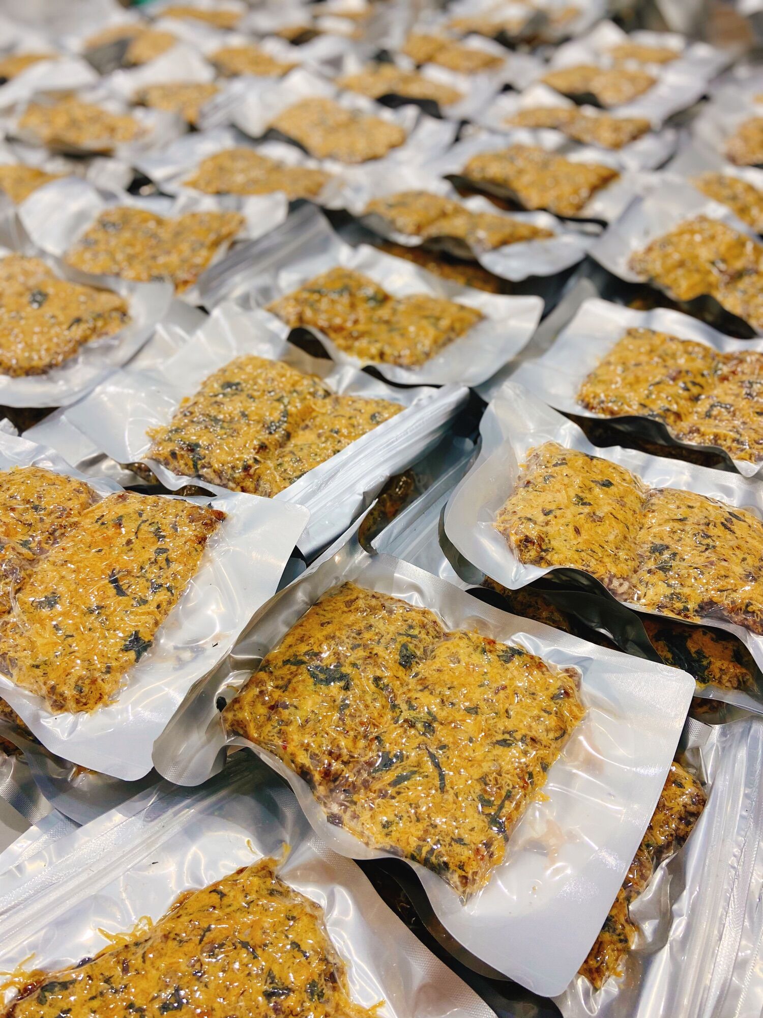 Cơm cháy gạo lứt chà bông rong biển 250g
