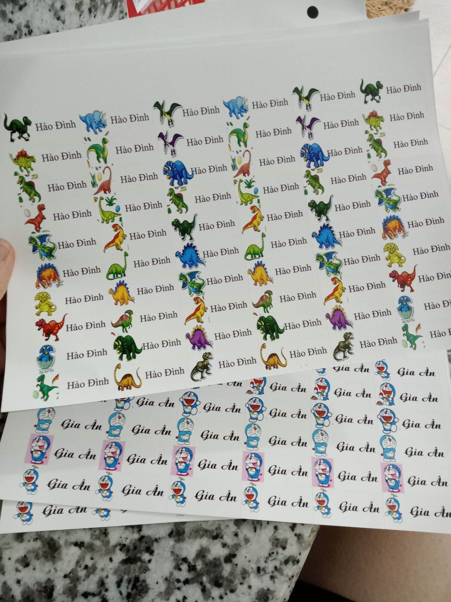 220 sticker tên bé (in theo yêu cầu) dán đồ dùng học tập