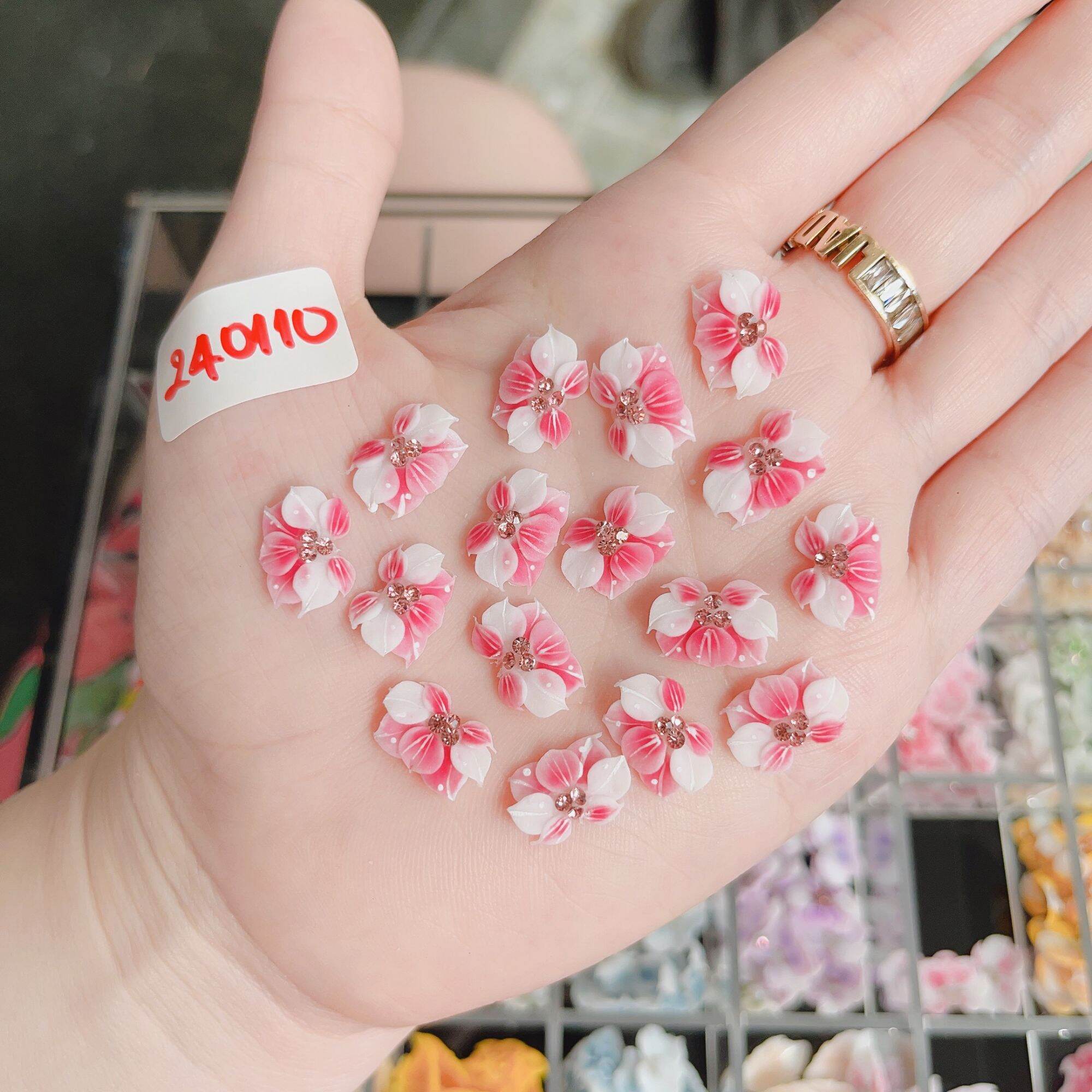 Hoa bột nail hoa đính tay ( HOA NỬA CÁNH TIÊN PHỐI TRẮNG ĐÍNH ĐÁ ) / giá 1 bông