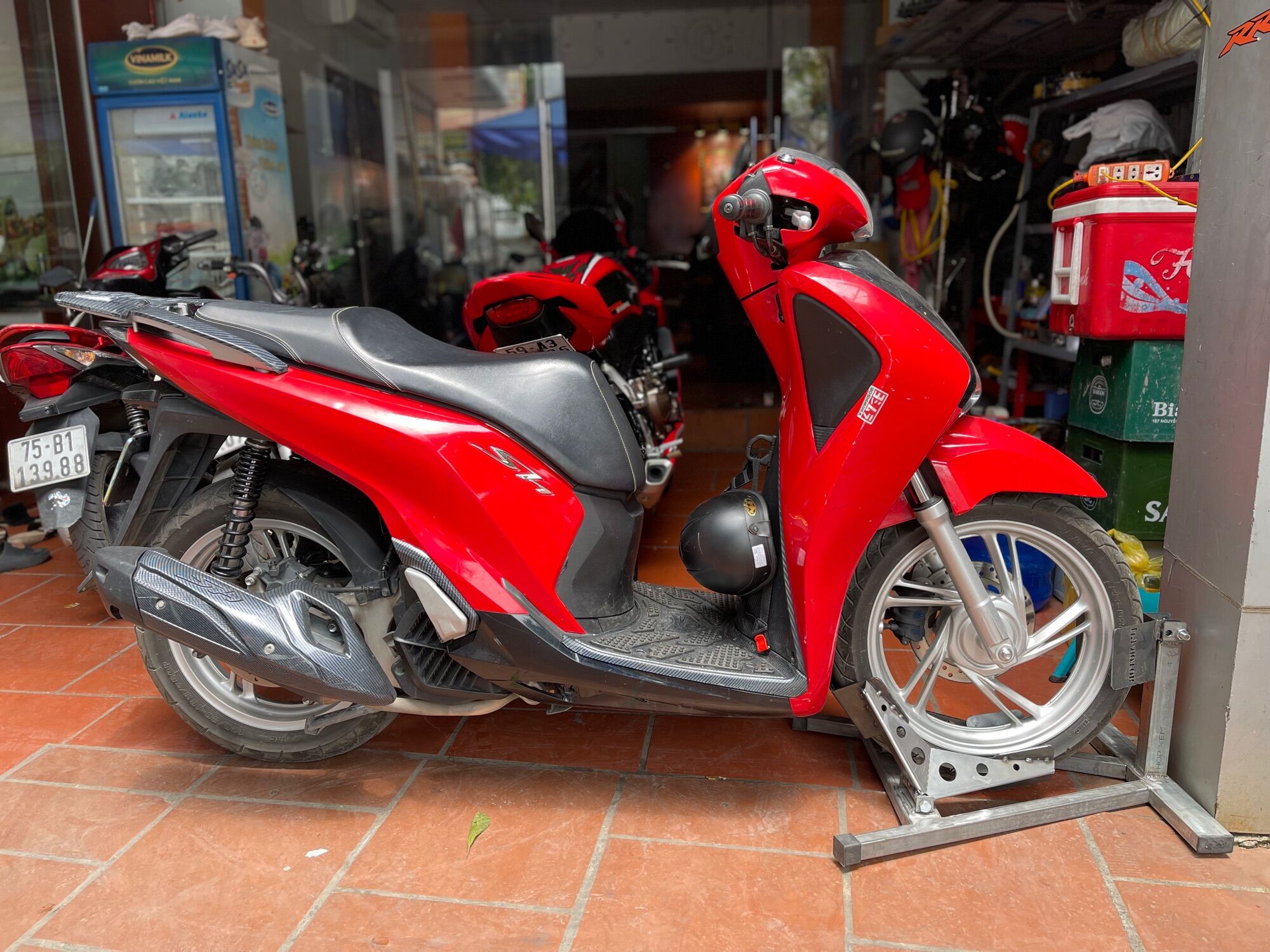 Kẹp bánh trước Motor PKL update