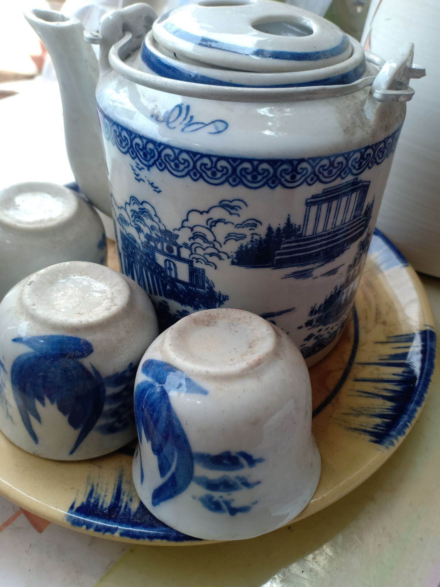 Bộ bình trà xưa (1 b 1,5L+ 6 tách)