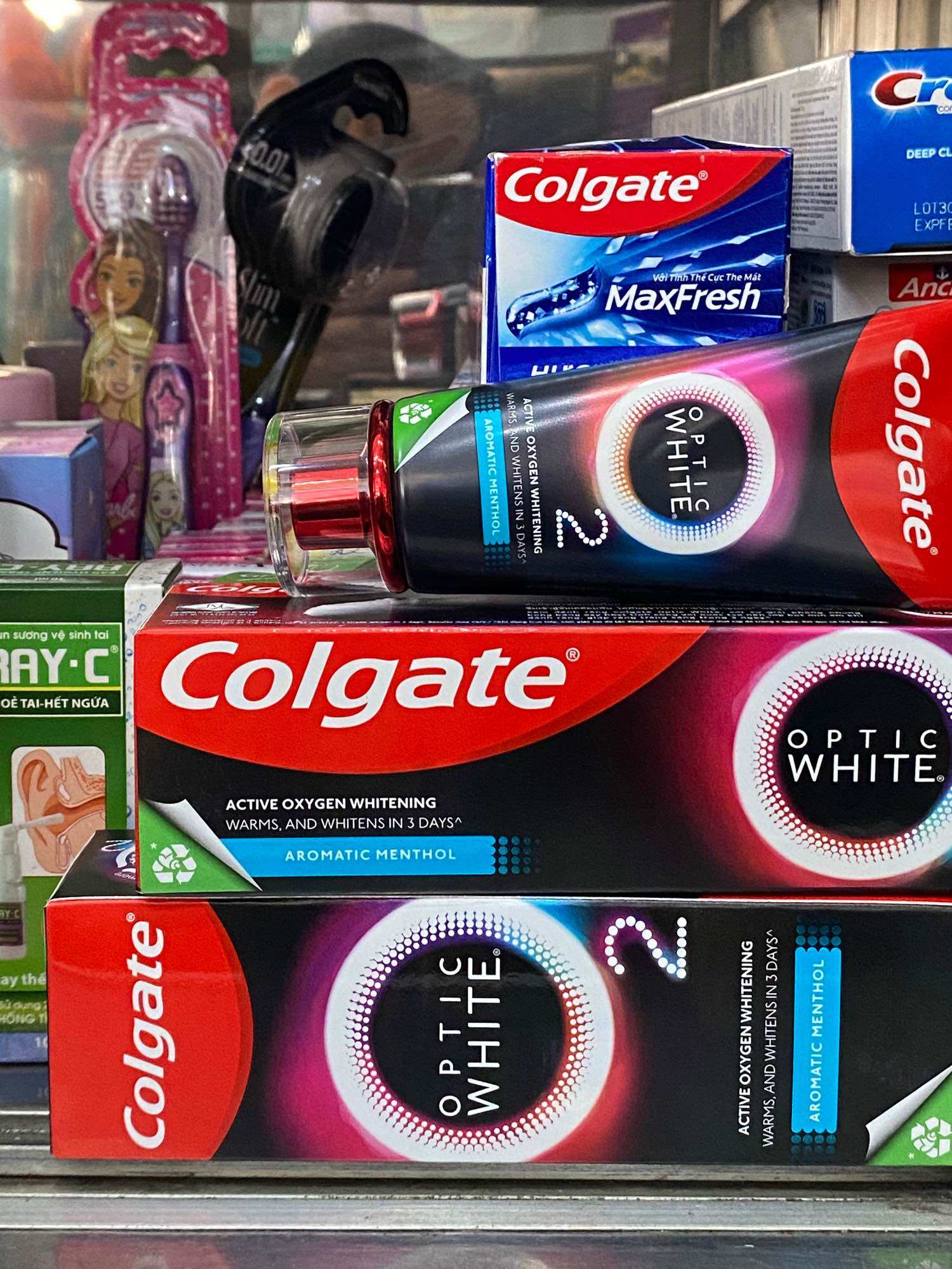 Kem Đánh Răng Colgate Optic White 2 (3 ngày trắng) 85gr