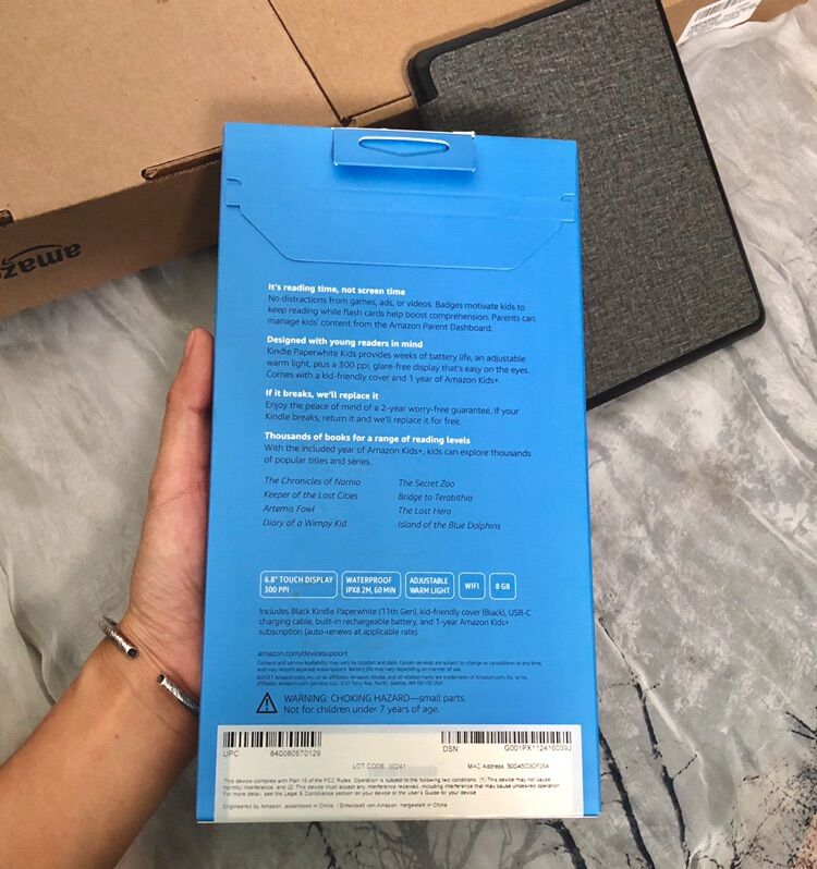 Máy đọc sach Kindle paperwhite5 Kids - 16G (kèm cover chính hãng)