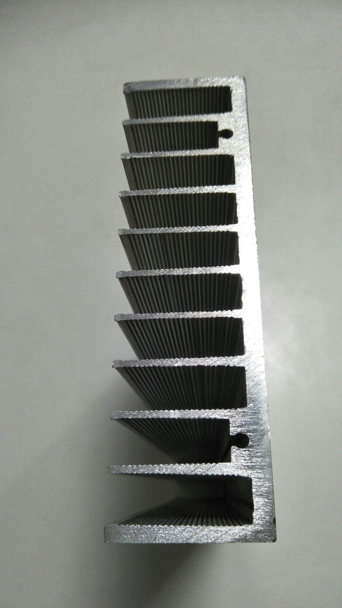 Nhôm cánh dày , dài 22cm, cao 12 cm