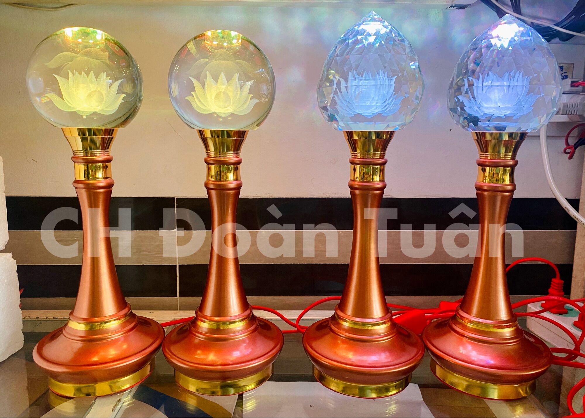 ĐÈN THỜ PHA LÊ TRÁI ĐÀO & QUẢ CẦU PHA LÊ ( MỘT CẶP)