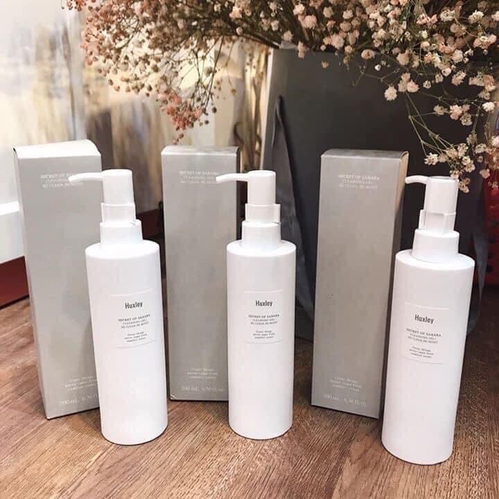 Sữa rửa mặt Huxley Be Clean Be Moist Cleansing Gel