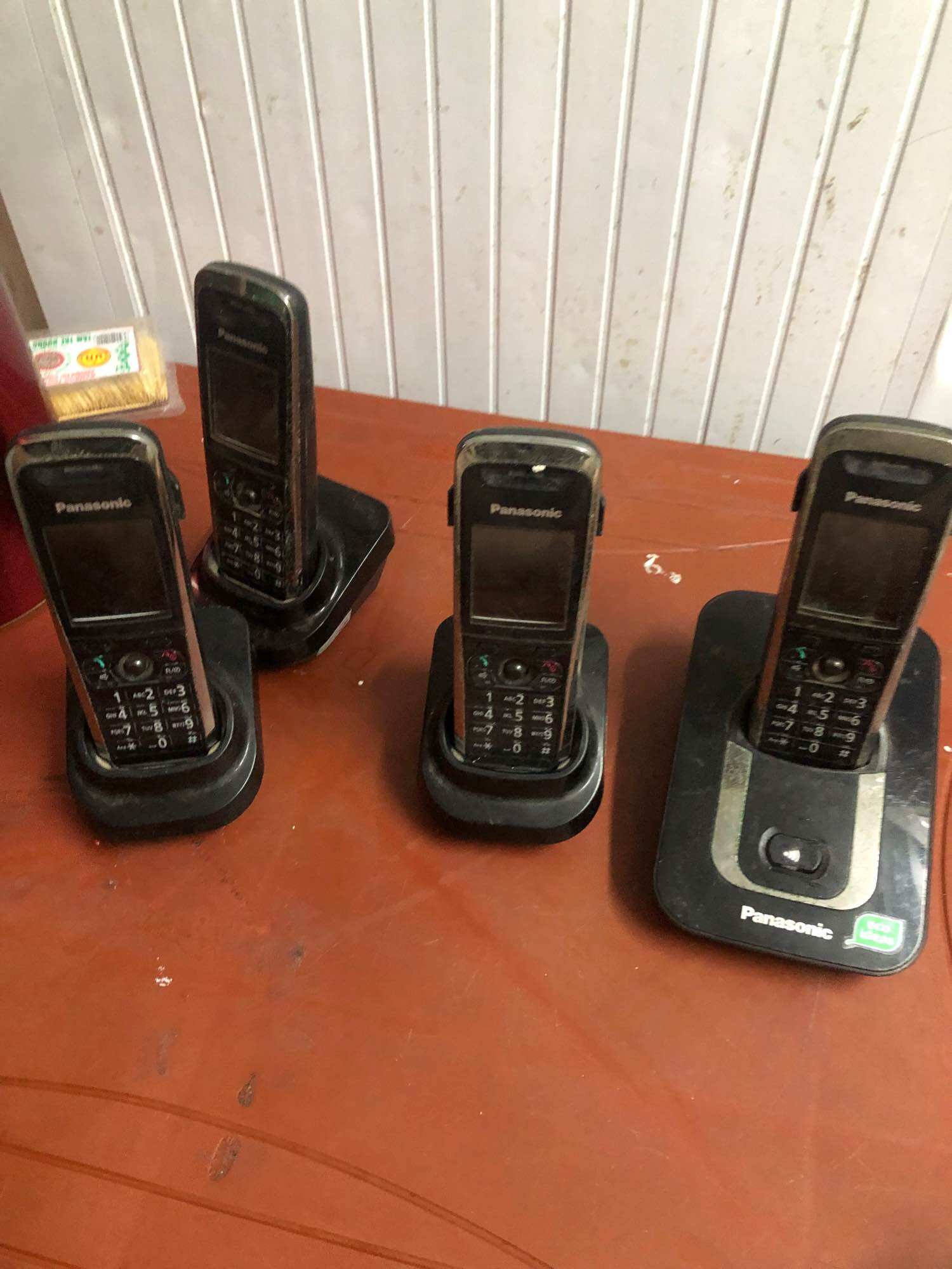 Điện thoại mẹ bồng con Panasonic kx tg8411