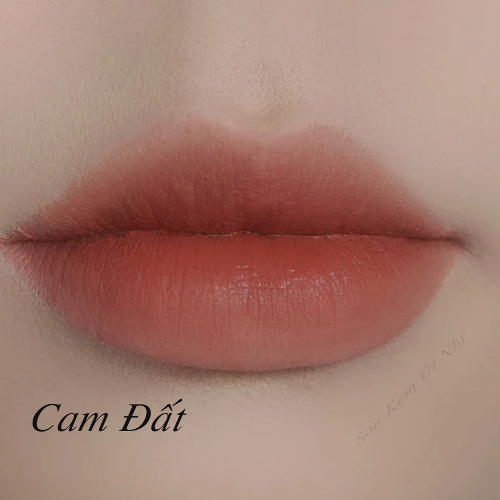 son kem lì dưỡng môi út nhị
