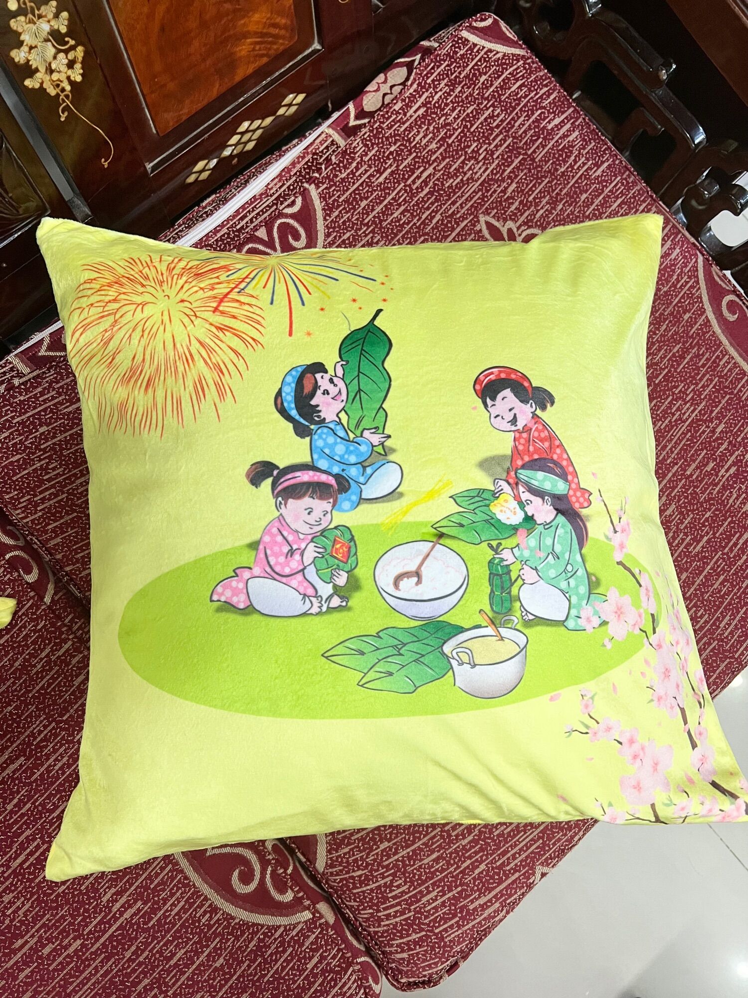 Set 2 vỏ gối Tết vàng 45-45cm