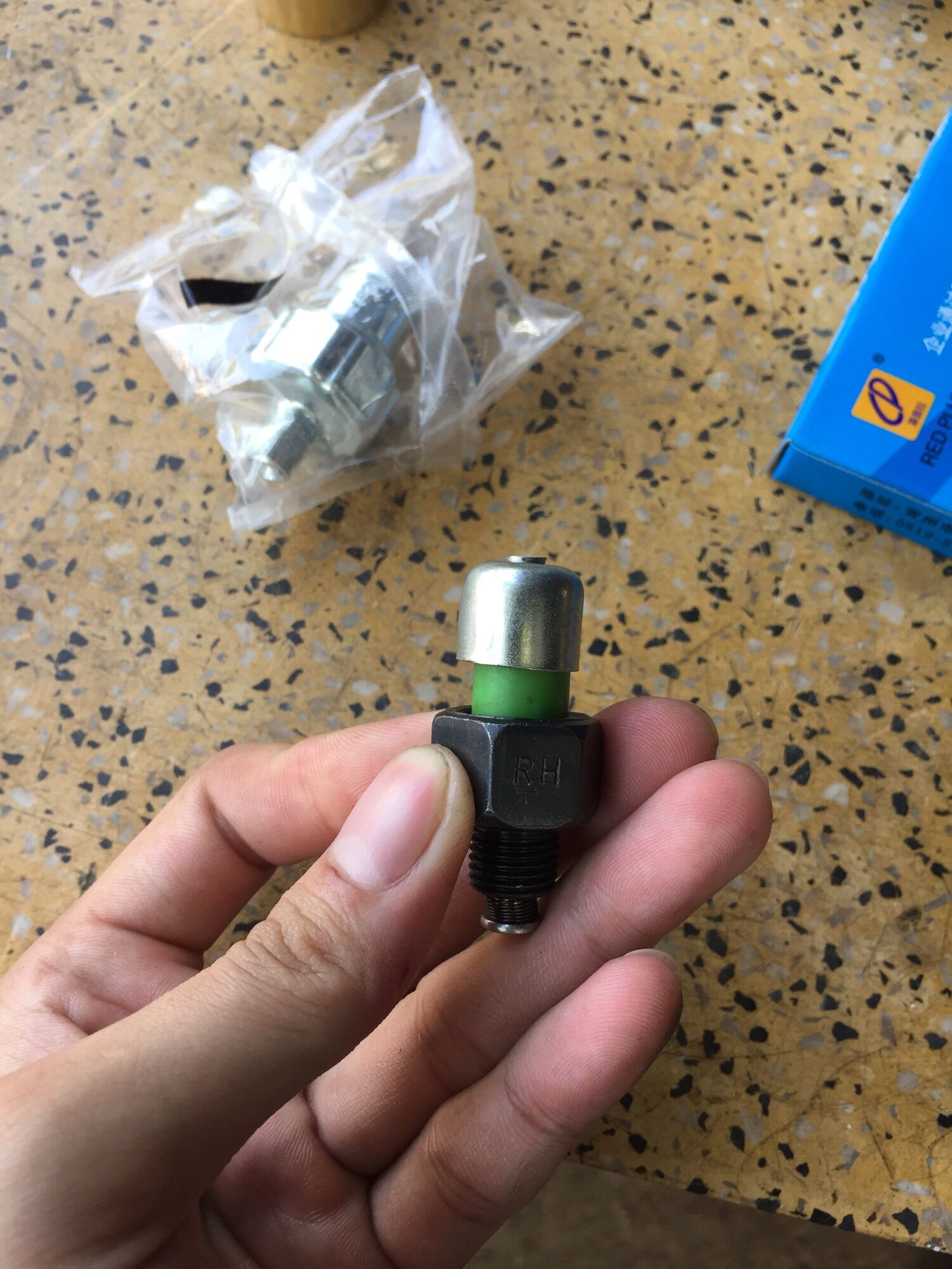 Báo nhớt tốt cho máy D6,D7, D8,D9,D10