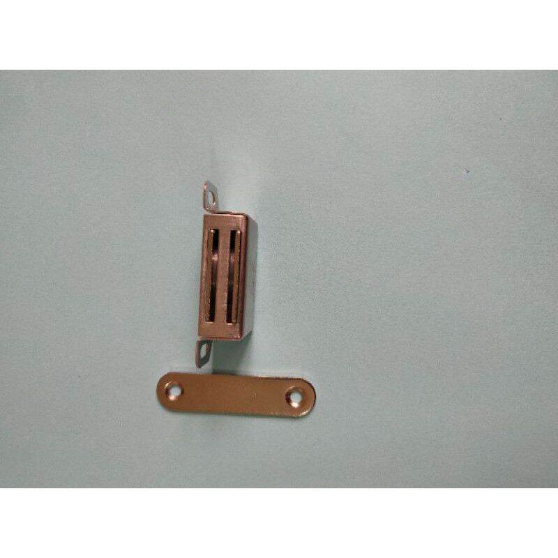 Nam châm hít cánh cửa tủ bằng inox