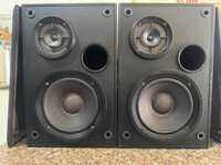 Cặp Loa Bookshelf Bose Interaudio-2000 có thiết kế 2 đường tiếng 1 bass 18cm và một Treble giấy 10cm