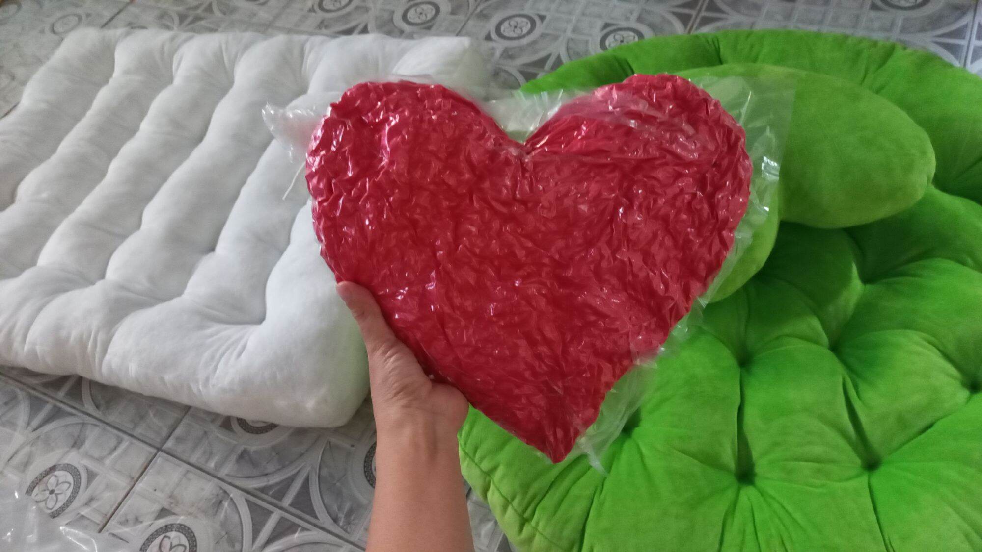 đệm xích đu màu đỏ noen