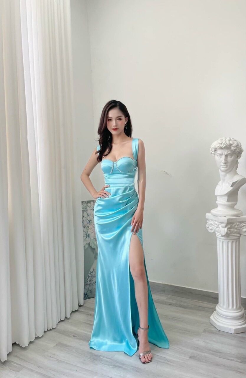 ĐẦM BODY CUP XẼ ĐÙI ĐÍNH ĐÁ VÀ KHÔNG
