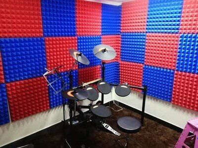 Set 15 tấm Mút xốp tiêu âm hình gai. nhiều màu KT 50x50x5cm