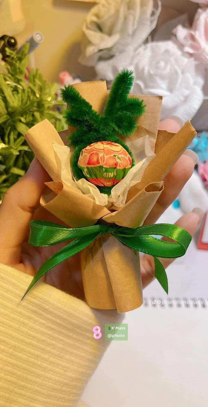 bó hoa kẹo mút giáng sinh