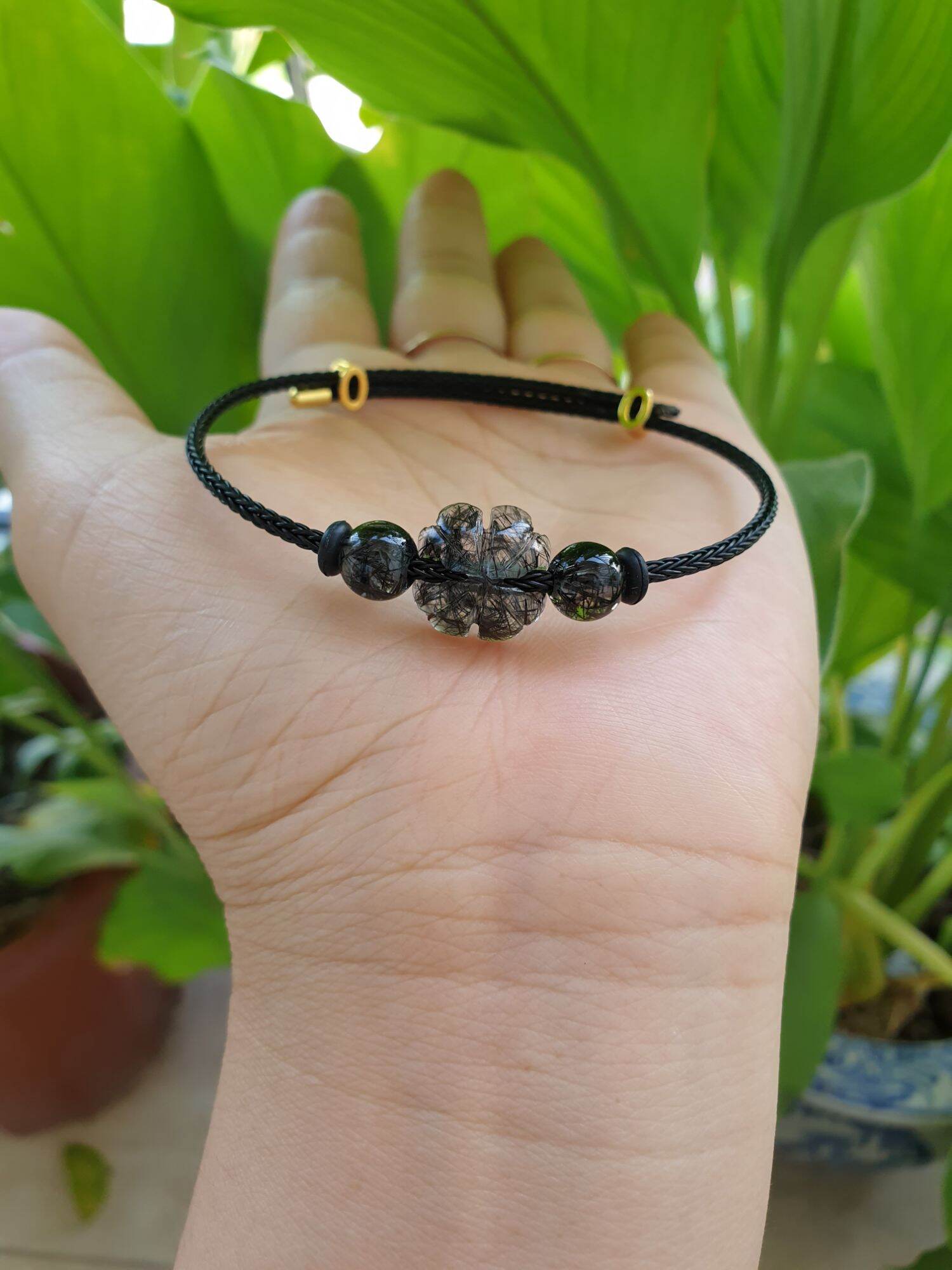 Vòng tay cỏ 4 lá thạch anh tóc đen