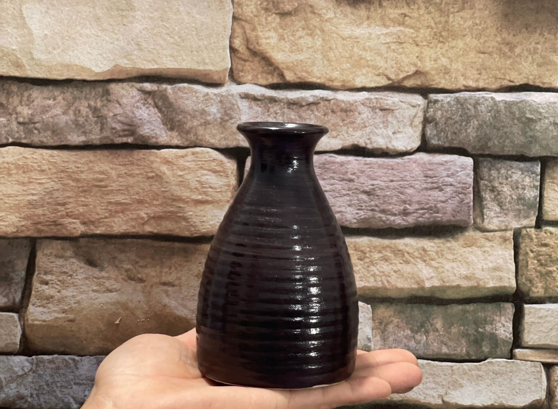 Bình dùng cắm hoa Sake gốm sứ Bát Tràng (cao 13cm, đường kính 9cm)