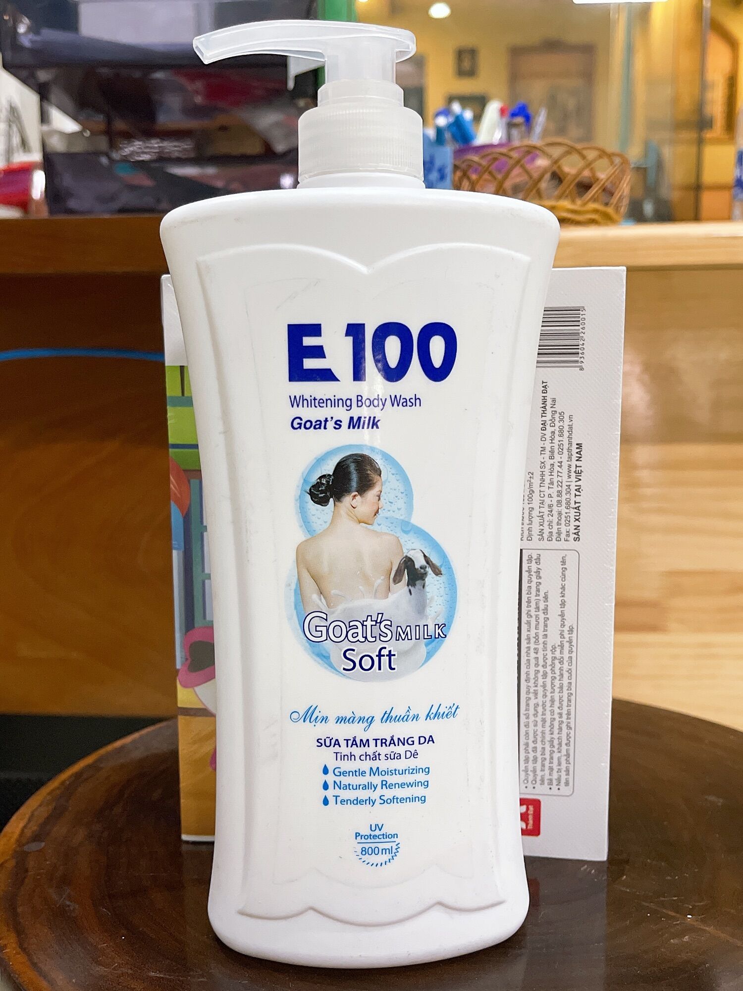 Sữa tắm trắng da tinh chất dê -tinh chất hoa Hồng E100 80 ml