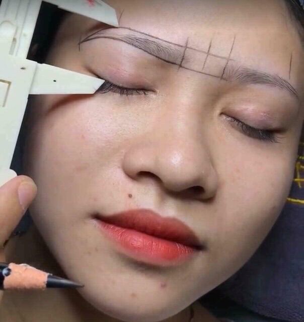 Thước F Thước Mỏ Vịt Phun Xăm