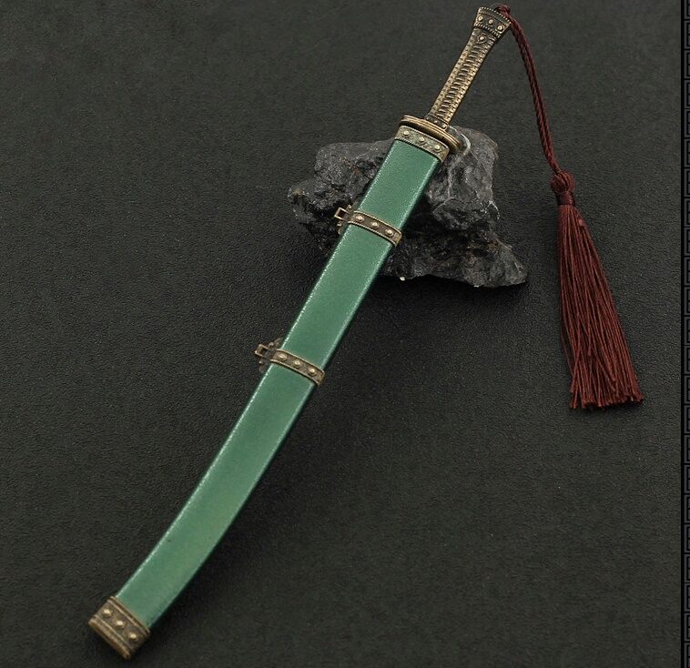 Mô Hình Càn Long Bảo Đao 22cm.